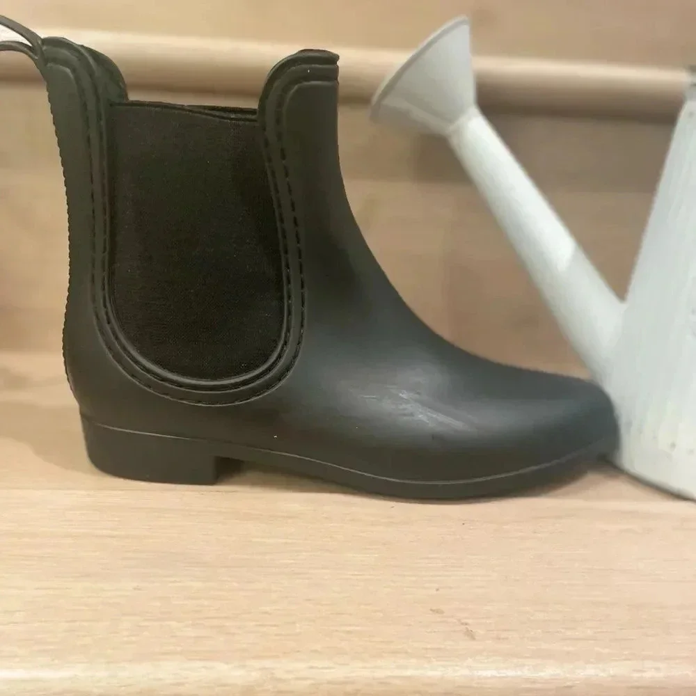 - JEFFREY CAMPBELL SHOES CLOUDY WATERPROOF CHELSEA RAIN BOOTS MATTE  BLACK 6